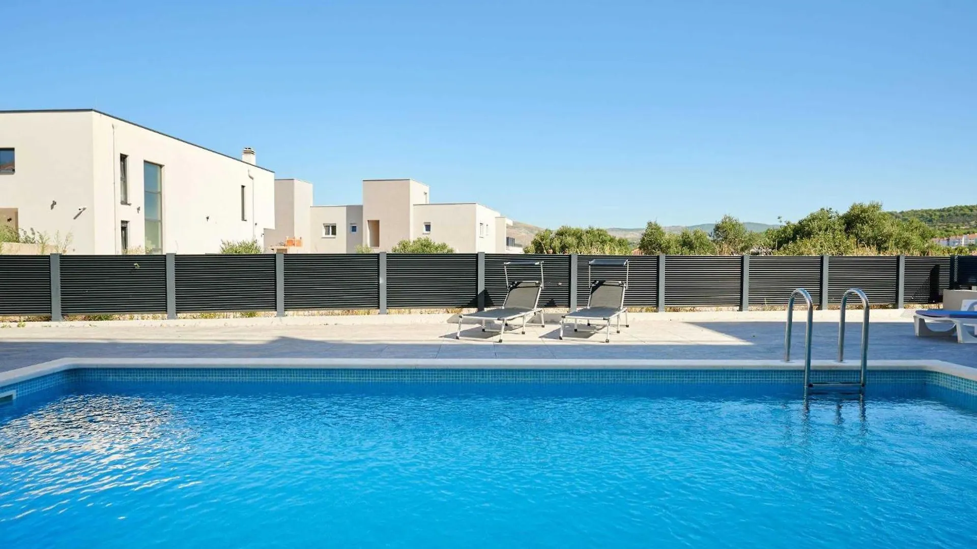 Exclusive Okrug Gornji Apartment With Shared Pool Trogir Kroatien