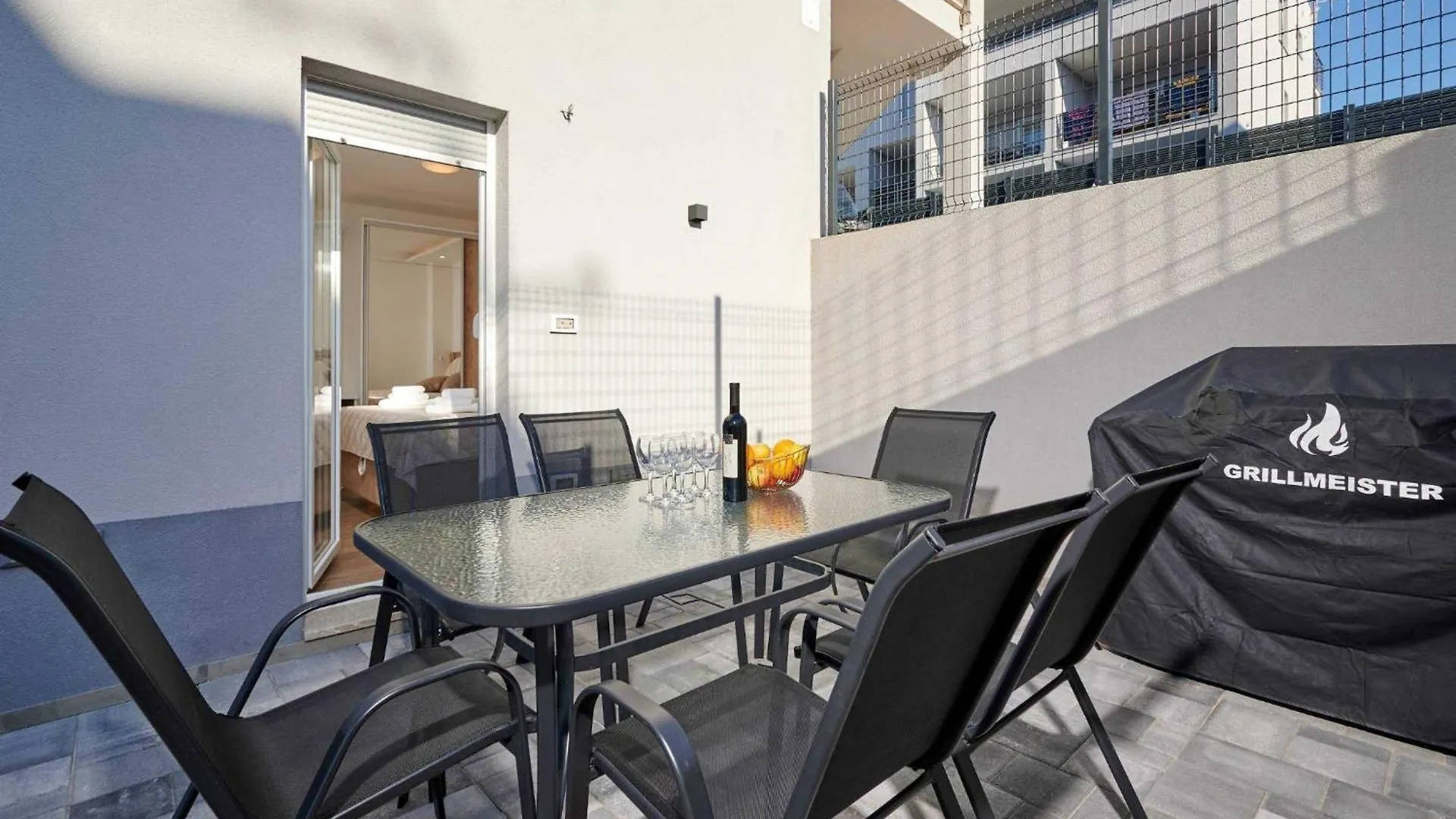 Exclusive Okrug Gornji Apartment With Shared Pool Trogir 0*,  Kroatien